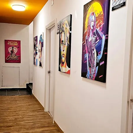 Arc House Pop Art *