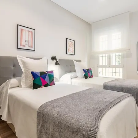Cozy Ground-floor For 4 In Chamberi Quevedo V * Madri