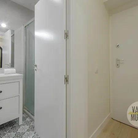 Cool 9pax En Plena Plaza De Chueca Apartamento