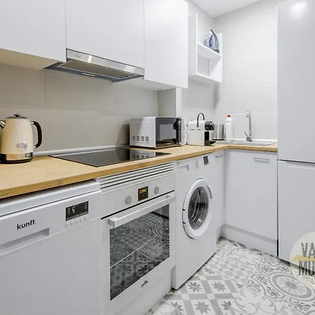 Cool 9pax En Plena Plaza De Chueca Apartamento *