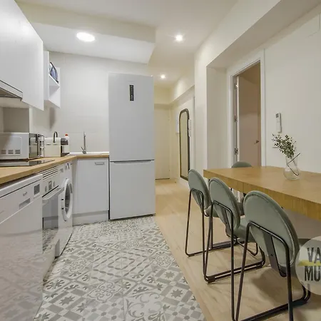 Cool 9pax En Plena Plaza De Chueca Apartment *