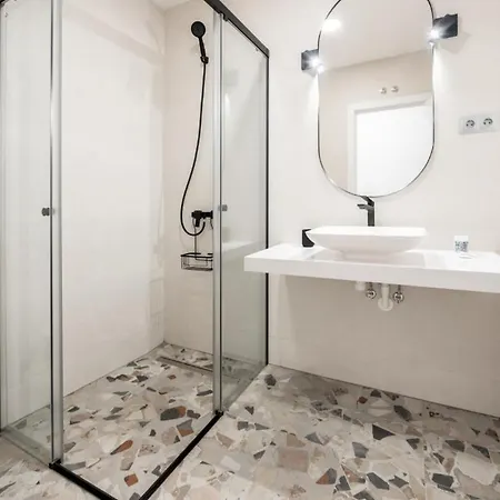 Luxury & Centric- 2bd 1bth - Plaza De Espana Apartment *