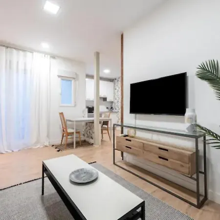 Modern, Cozy And Bright- 2bd 1bth- Tetuan