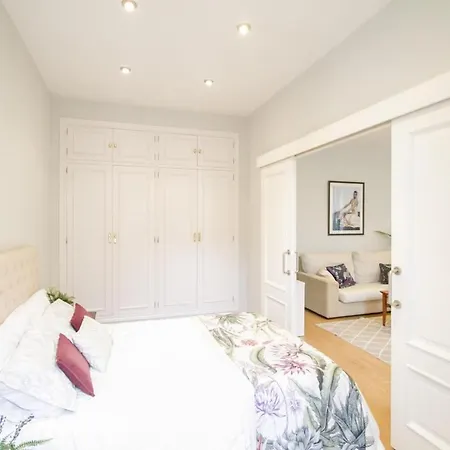 1 Bedroom 1 Bathroom Furnished - Sol - Bright Refurbished - Mintystay * Madrid
