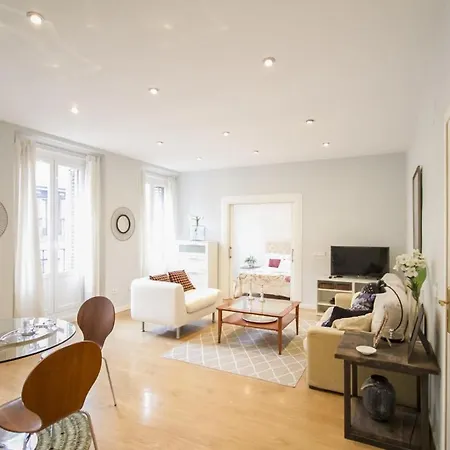 Apartamento 1 Bedroom 1 Bathroom Furnished - Sol - Bright Refurbished - Mintystay