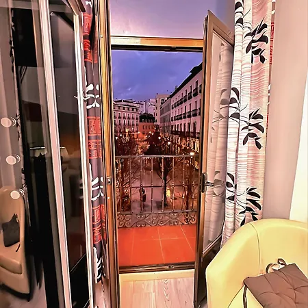 Espectaculo De Habitacion En Opera *
