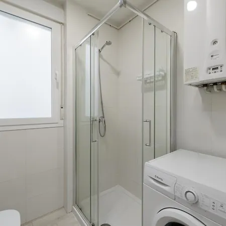 Avila Calle, Precioso Estudio En Santiago Bernabeu-estrecho En Segundo Piso Sin Ascensor Apartment Madrid