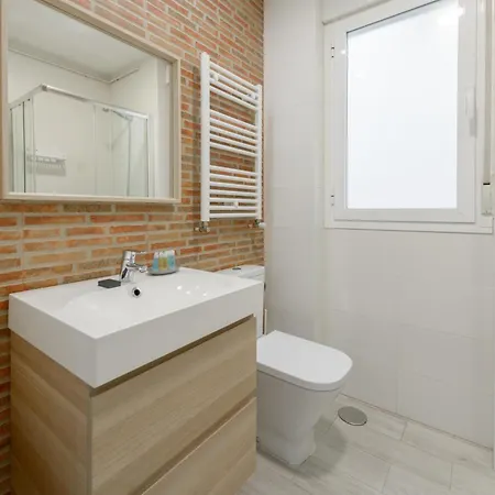 Avila Calle, Precioso Estudio En Santiago Bernabeu-estrecho En Segundo Piso Sin Ascensor Apartment