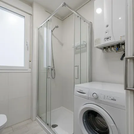 Avila Calle, Precioso Estudio En Santiago Bernabeu-estrecho En Segundo Piso Sin Ascensor Apartment *