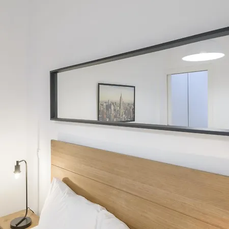 Apartment Avila Calle, Precioso Estudio En Santiago Bernabeu-estrecho En Segundo Piso Sin Ascensor *