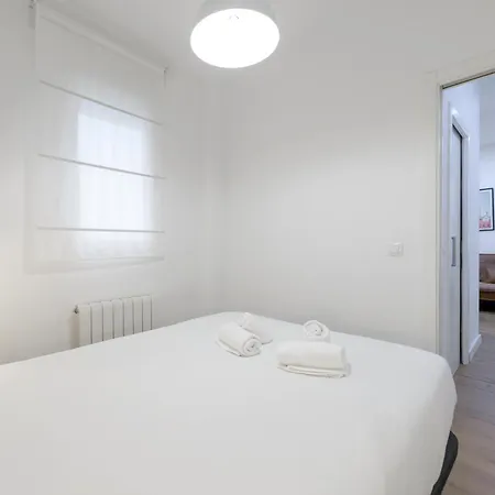 Avila Calle, Precioso Estudio En Santiago Bernabeu-estrecho En Segundo Piso Sin Ascensor Apartment *