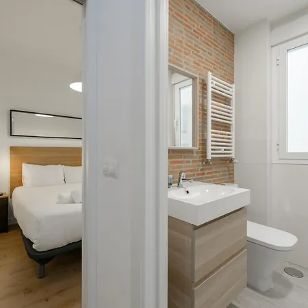 Avila Calle, Precioso Estudio En Santiago Bernabeu-estrecho En Segundo Piso Sin Ascensor * Madrid