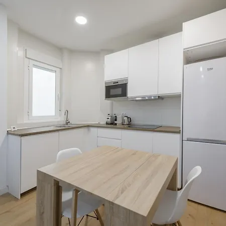 Avila Calle, Precioso Estudio En Santiago Bernabeu-estrecho En Segundo Piso Sin Ascensor Madrid