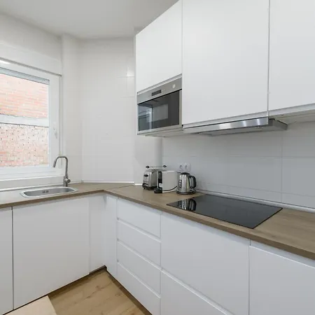 Avila Calle, Precioso Estudio En Santiago Bernabeu-estrecho En Segundo Piso Sin Ascensor Apartment