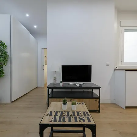 Avila Calle, Precioso Estudio En Santiago Bernabeu-estrecho En Segundo Piso Sin Ascensor Apartment Madrid