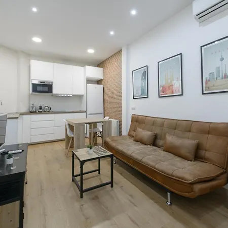 Avila Calle, Precioso Estudio En Santiago Bernabeu-estrecho En Segundo Piso Sin Ascensor