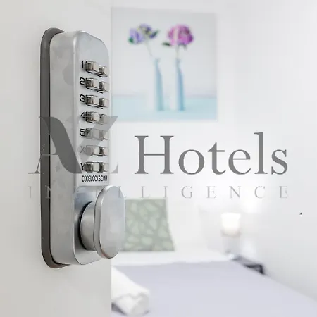 Ayz Luis Cabrera-auto Check-in Hotel