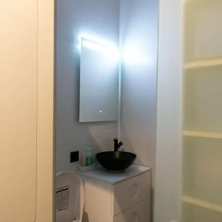 Hortaleza 4, Preciso Estudio En Chueca Junto A La Gran Via De Апартаменты Мадрид