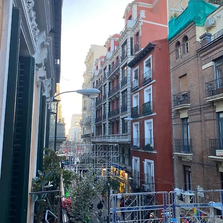 Hortaleza 4, Preciso Estudio En Chueca Junto A La Gran Via De Мадрид