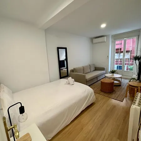 Calle Regueros Loft 3pax En Pleno Chueca Apartamento