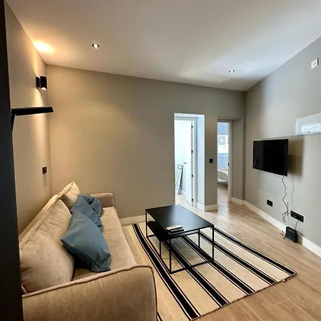 Apartamento De 2hab 5pax En Calle Silva E2 *