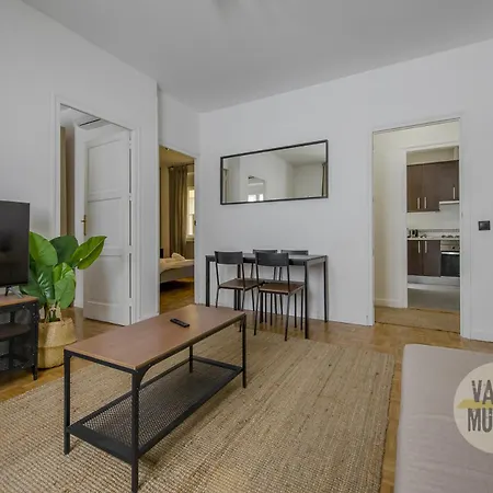 Apartamento Practico 7pax En Calle Santa Ana Centro De