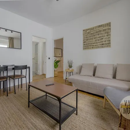Apartamento Practico 7pax En Calle Santa Ana Centro De