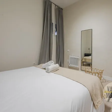 New Apt De 7pax En El Corazon De Malasana * Madrid