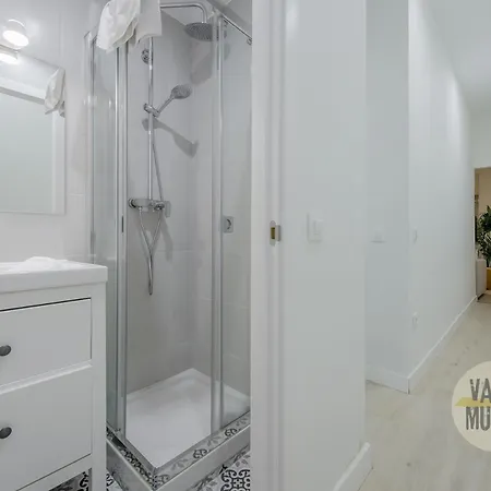 New Apt De 7pax En El Corazon De Malasana Madrid