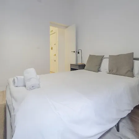 Premium 9pax En Calle Olmo - Centro De E1 * Madrid