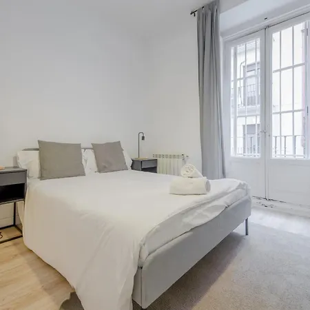 Premium 9pax En Calle Olmo - Centro De E1 Madrid