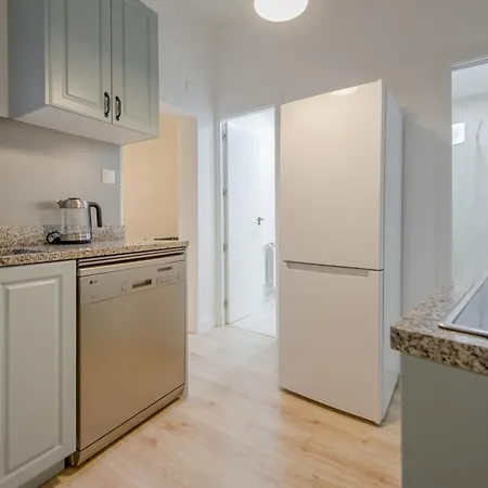 Premium 9pax En Calle Olmo - Centro De E1