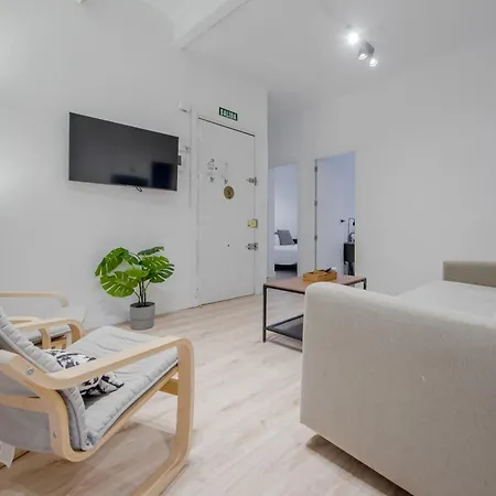 Premium 9pax En Calle Olmo - Centro De E1