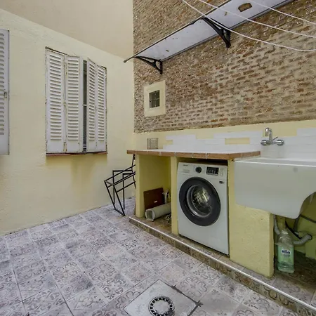 C-almendro, Nuevo Piso En El Corazon De E1 Apartamento