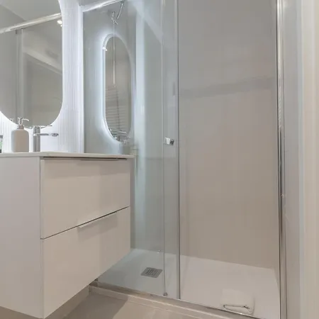 Modern, Centric -2bd 2bth- Delicias Madrid