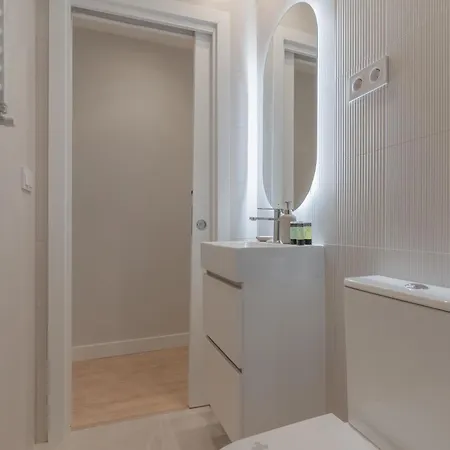 Modern, Centric -2bd 2bth- Delicias