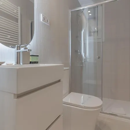 Modern, Centric -2bd 2bth- Delicias * Madrid