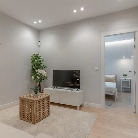 Modern, Centric -2bd 2bth- Delicias Madrid