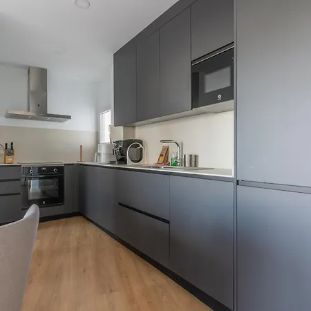 Bright With Terrace- 2bd 2bth- Salamanca Apartment *