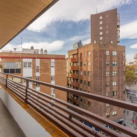 Bright With Terrace- 2bd 2bth- Salamanca Apartment *