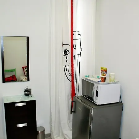 Casa De Hu\u00e9spedes Lourdes Pensión Madrid