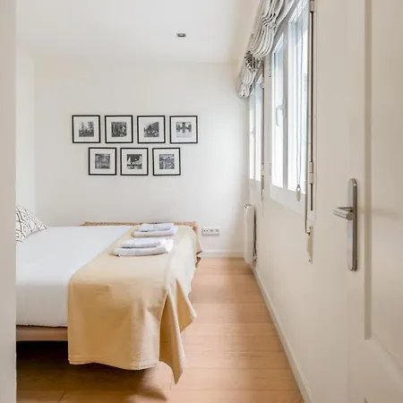 1 Bedroom 1 Bathroom Furnished - Malasana - Modern In Downtown Area - Mintystay Apartment Madrid