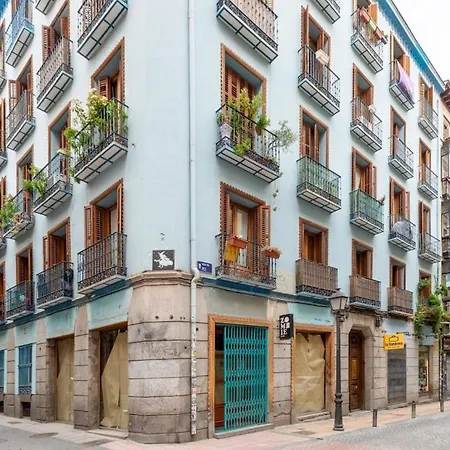1 Bedroom 1 Bathroom Furnished - Malasana - Modern In Downtown Area - Mintystay Apartment