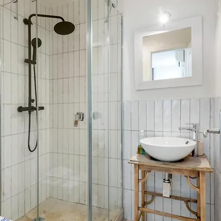 Apartment 1 Bedroom 1 Bathroom Furnished - Malasana - Modern In Downtown Area - Mintystay Madrid