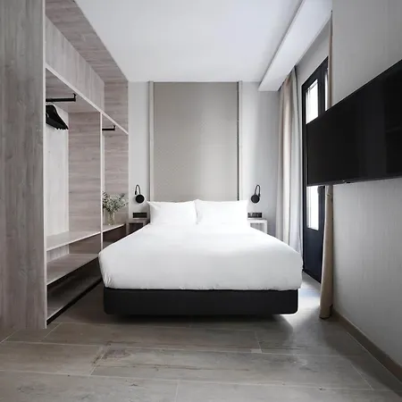 Numa Luna Aparthotel