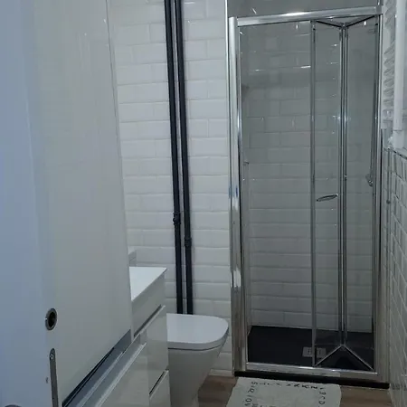 Apartamento Nuevo Refugio En Los Bajos De Moncloa! *