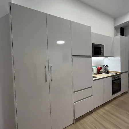 Moratalaz Apartment *