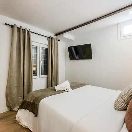 Encantador Plaza Del Callao, Mid Term * Madrid