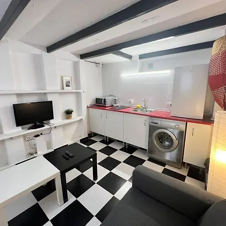 At Street Level 20 Min From Sol-piern Apartment Madrid