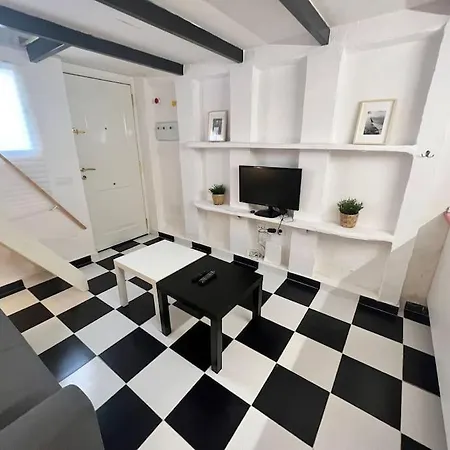 At Street Level 20 Min From Sol-piern Apartment Madrid